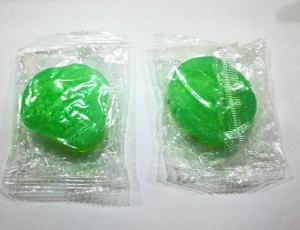 酒精块包装机-固体酒精包装机-枕式包装机
